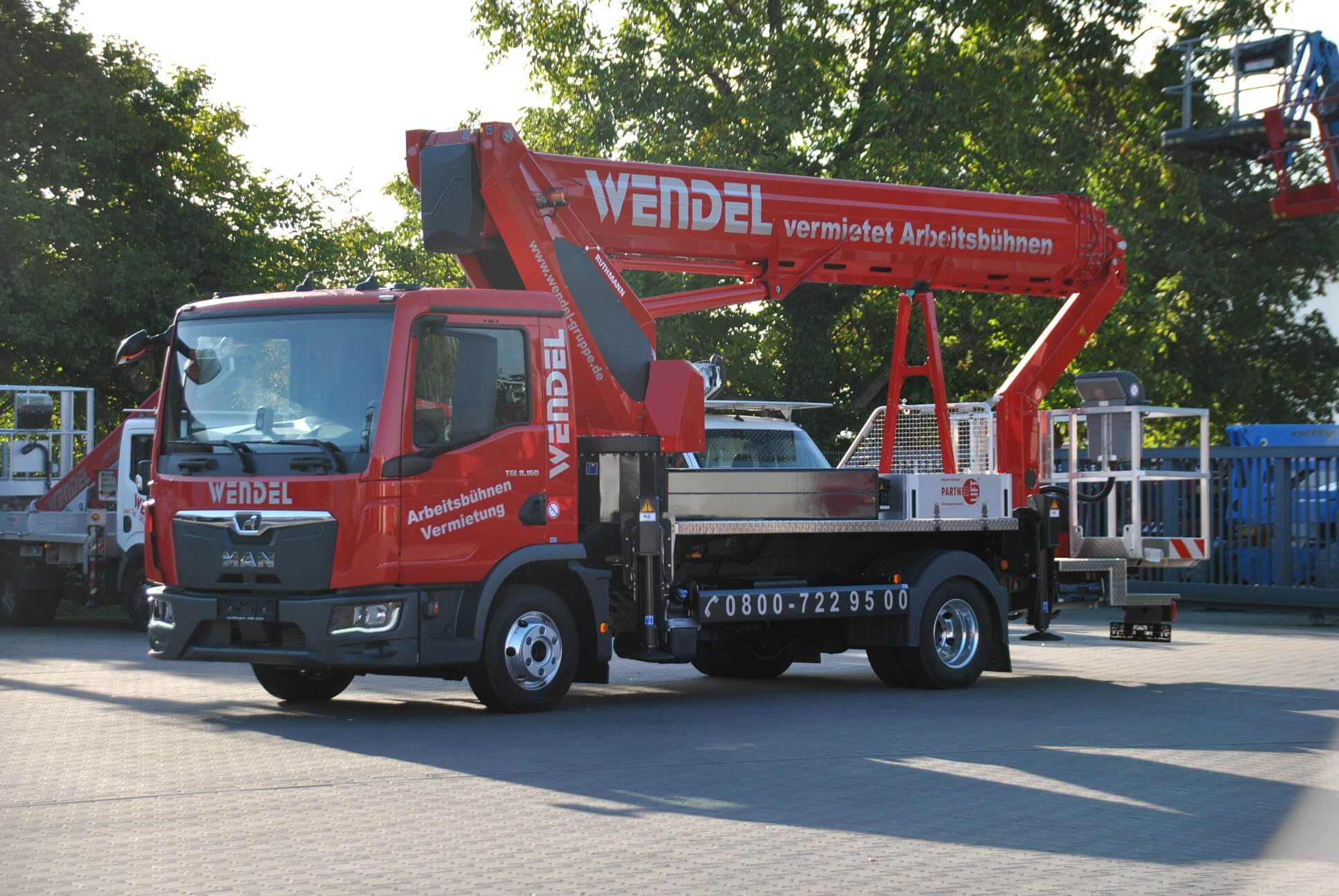  TLK33 XS LKW-Arbeitsbühne