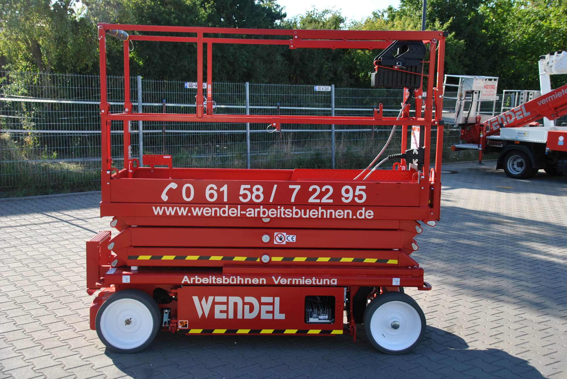 SJ 3220 Scheren-Arbeitsbühne