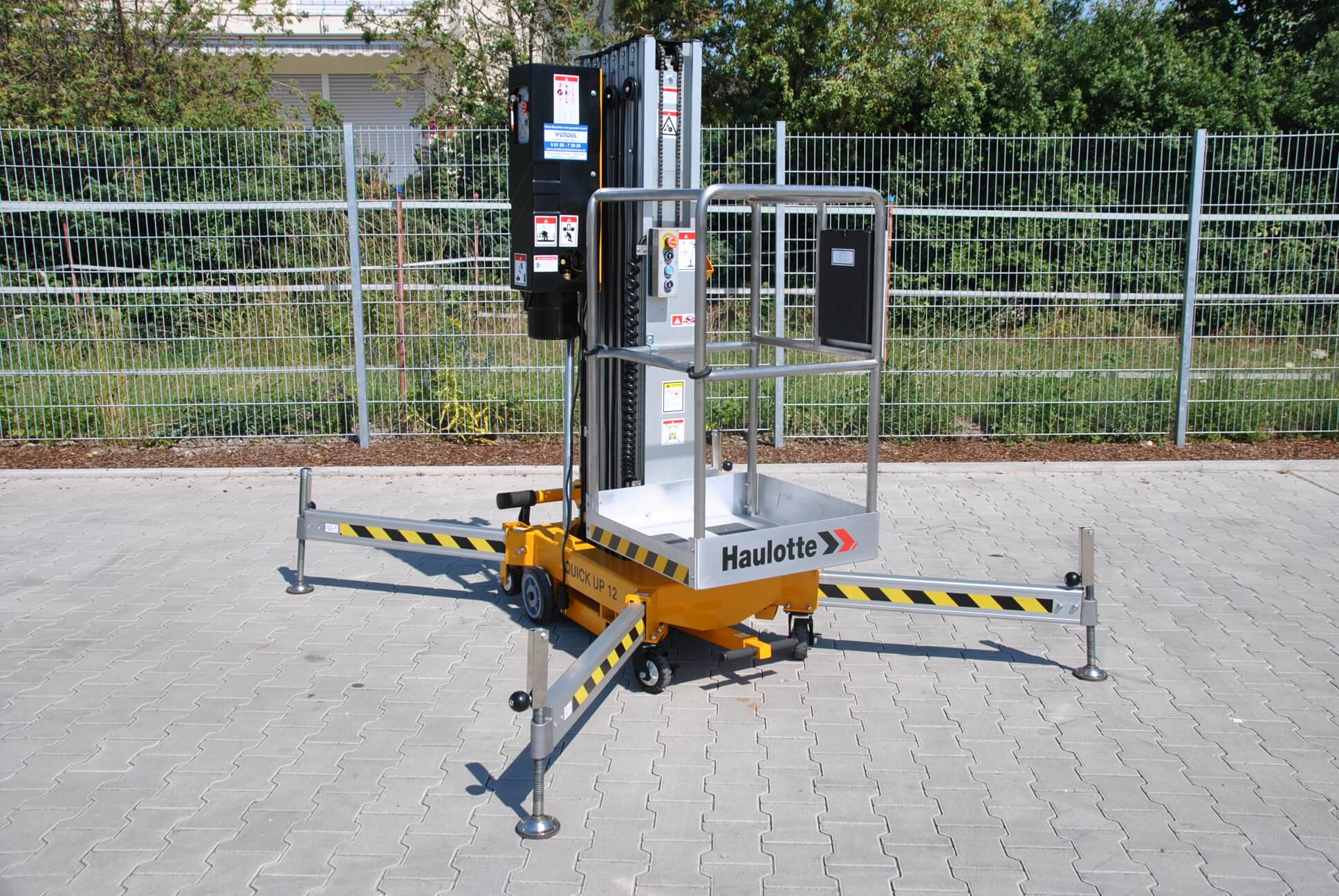 Quick Up 12 Senkrecht-Arbeitsbühne